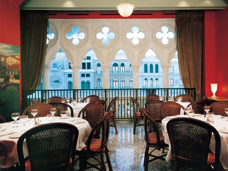 Luxury Two Queen Suite + Luxury King Suite,1000118574:JPEG