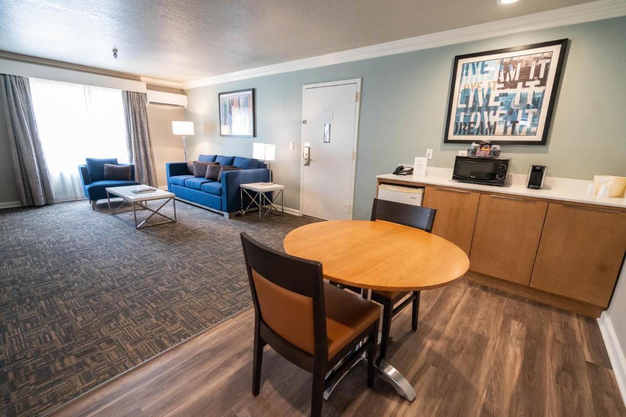 Parlor Double,1038771955:JPEG