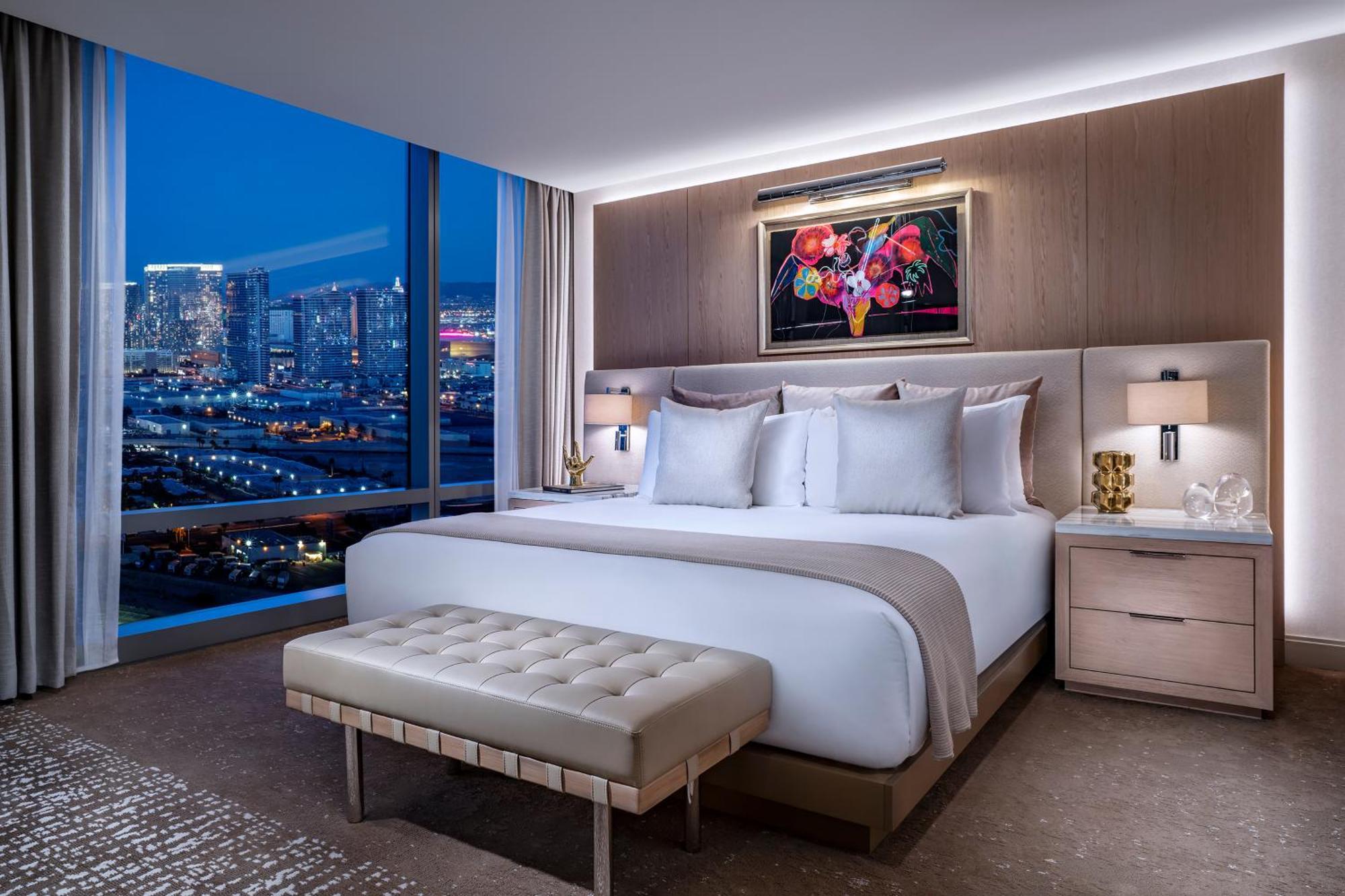 Salon Corner View Suite