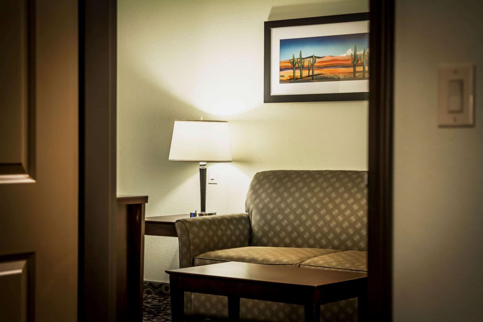One-Bedroom King Suite Sofa Bed Non-Smoking