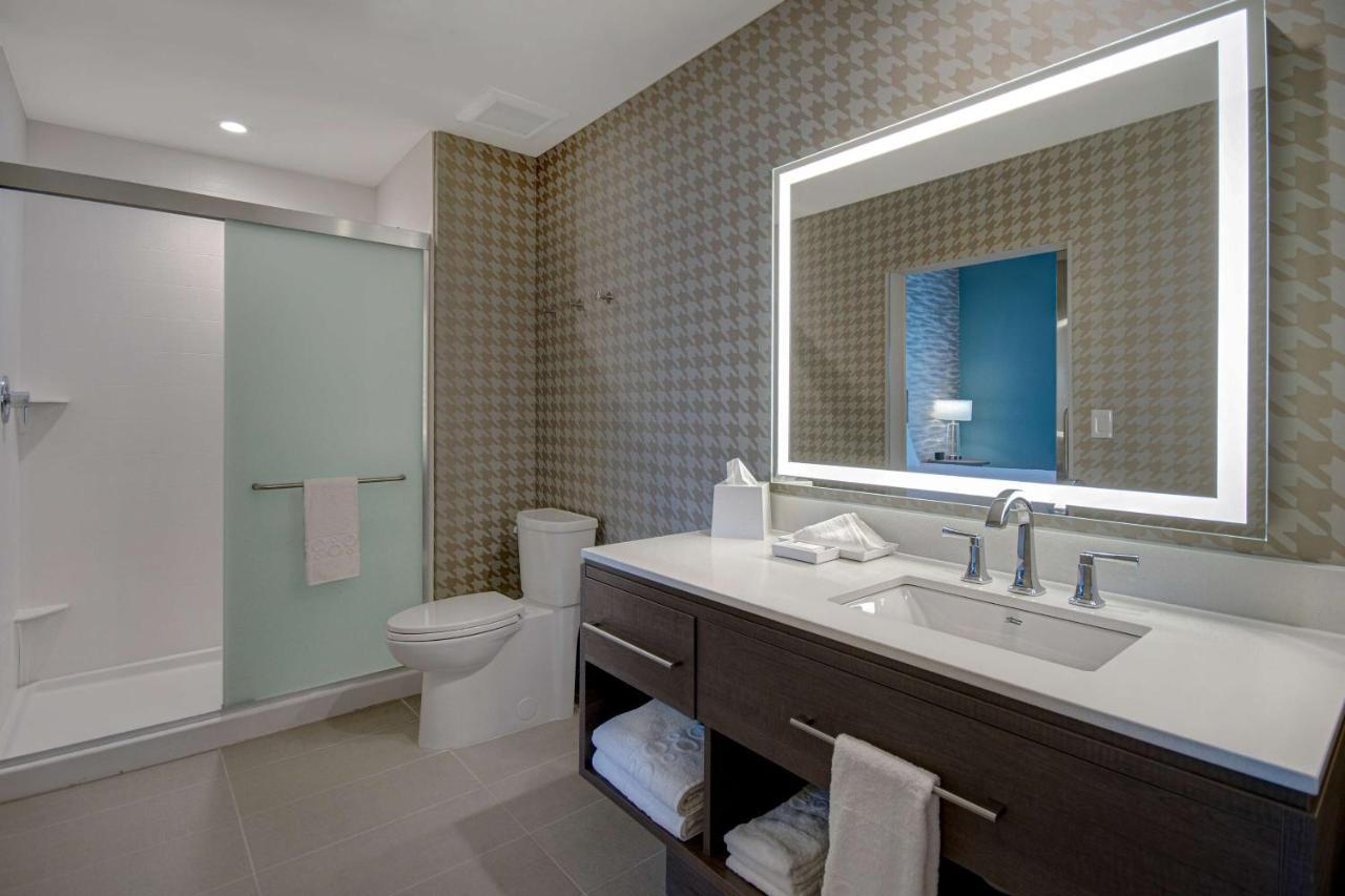 One-Bedroom King Suite
