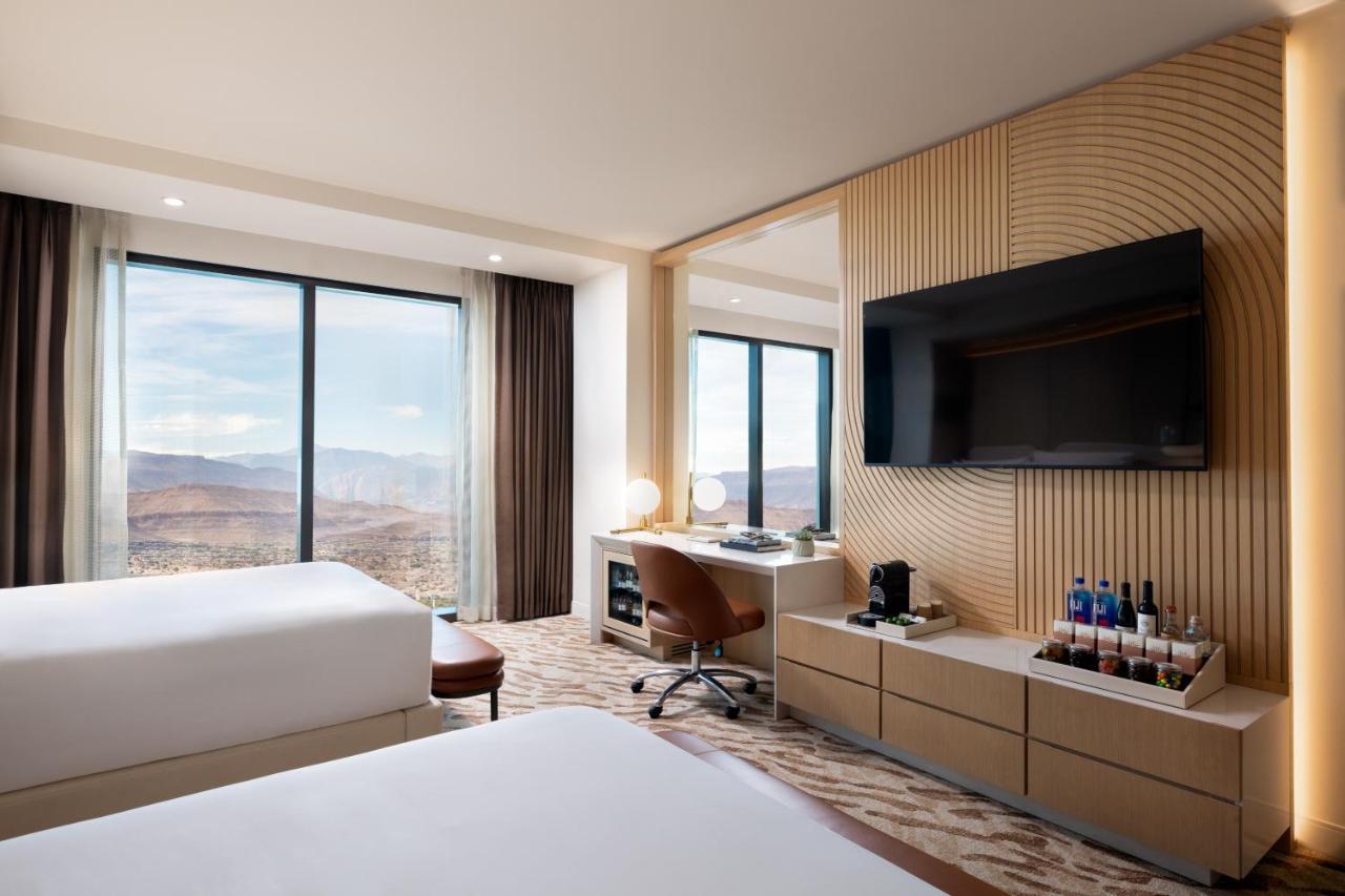 Resort Two Queen Mountain View