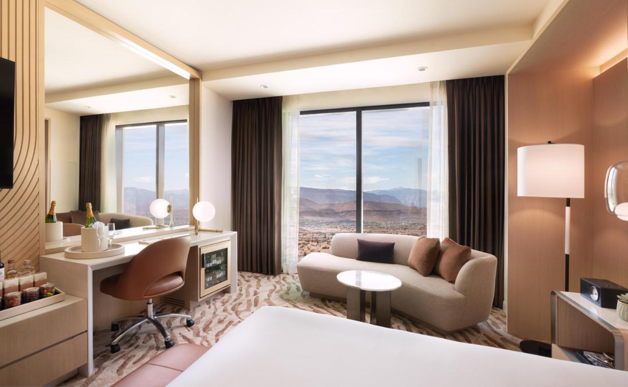 Resort King Mountain View
