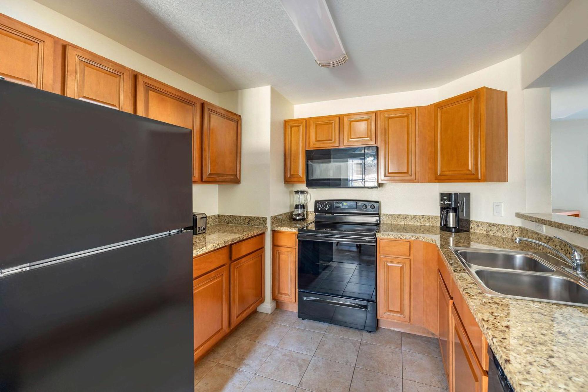 Two-Bedroom Suite with Accessible Tub,1537292893:JPEG