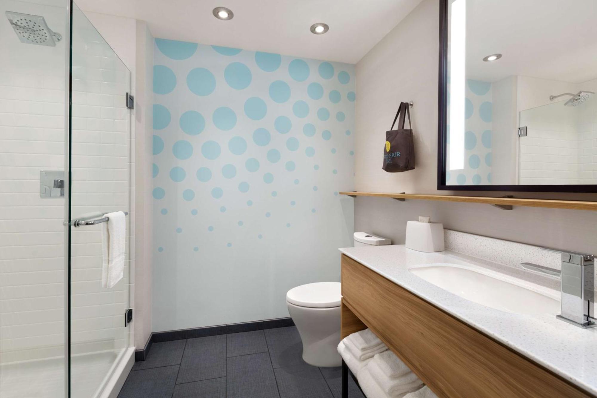 King Room,1549431148:JPEG