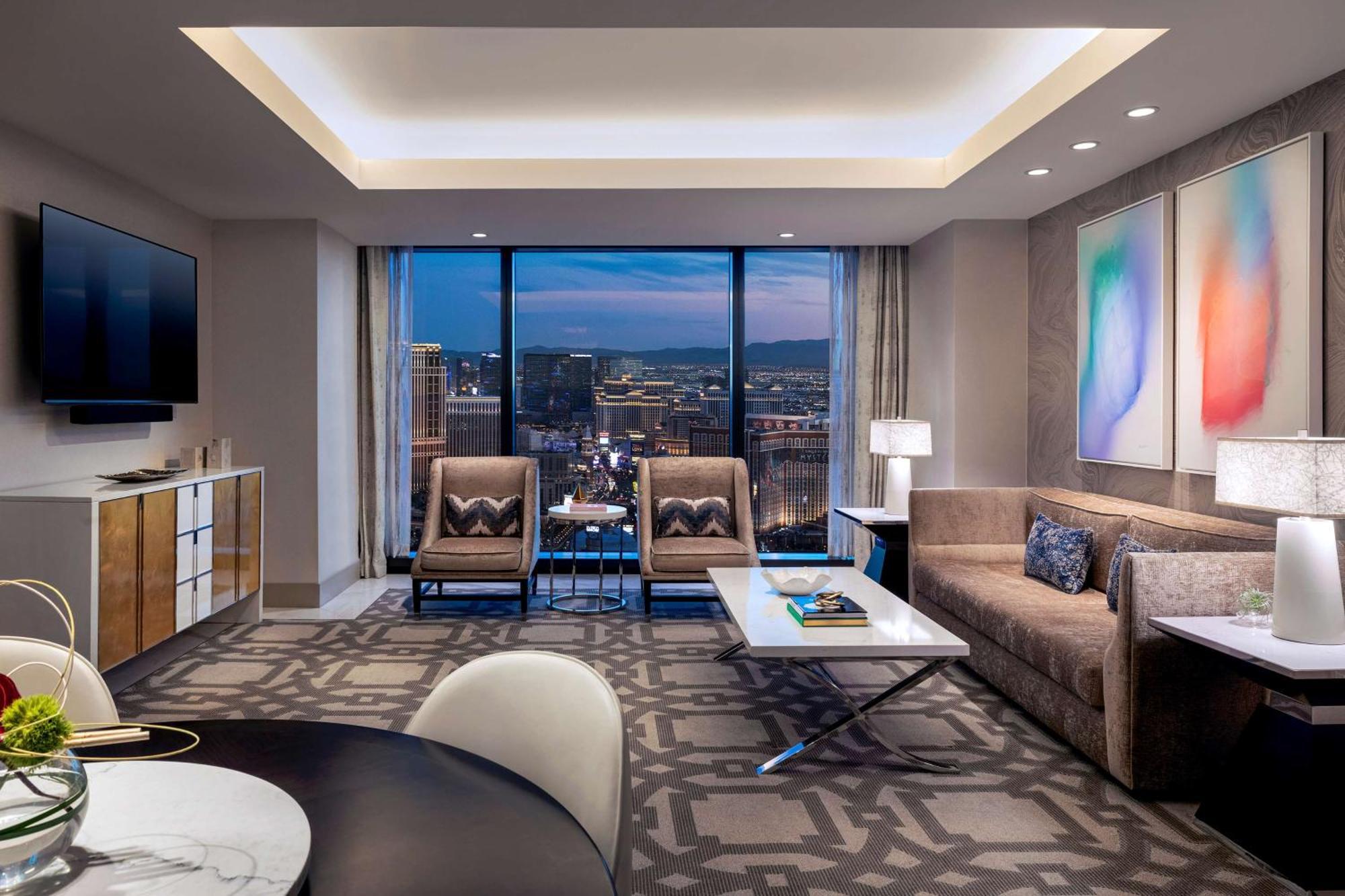 One-Bedroom King Suite City View