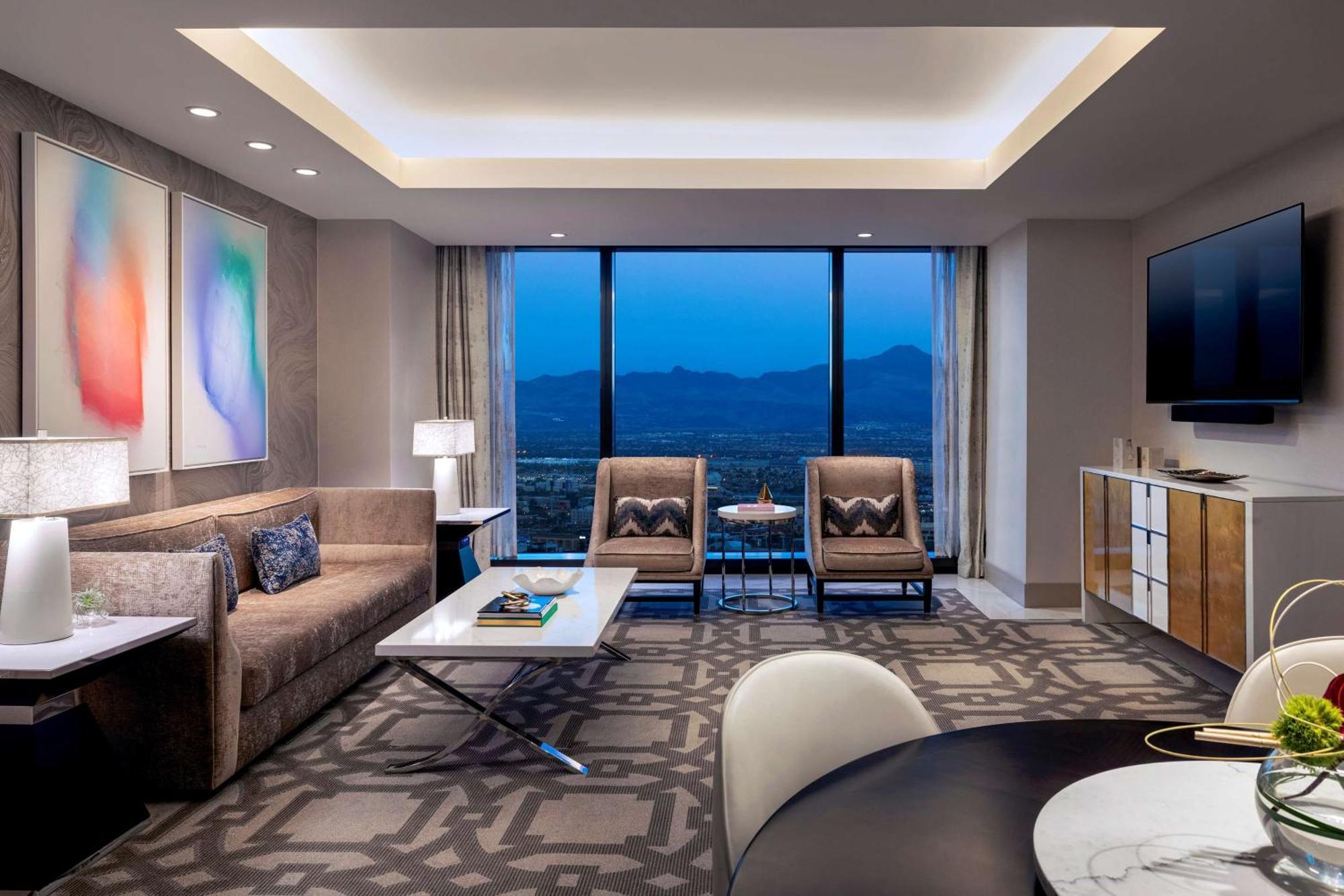 One-Bedroom King Suite City View