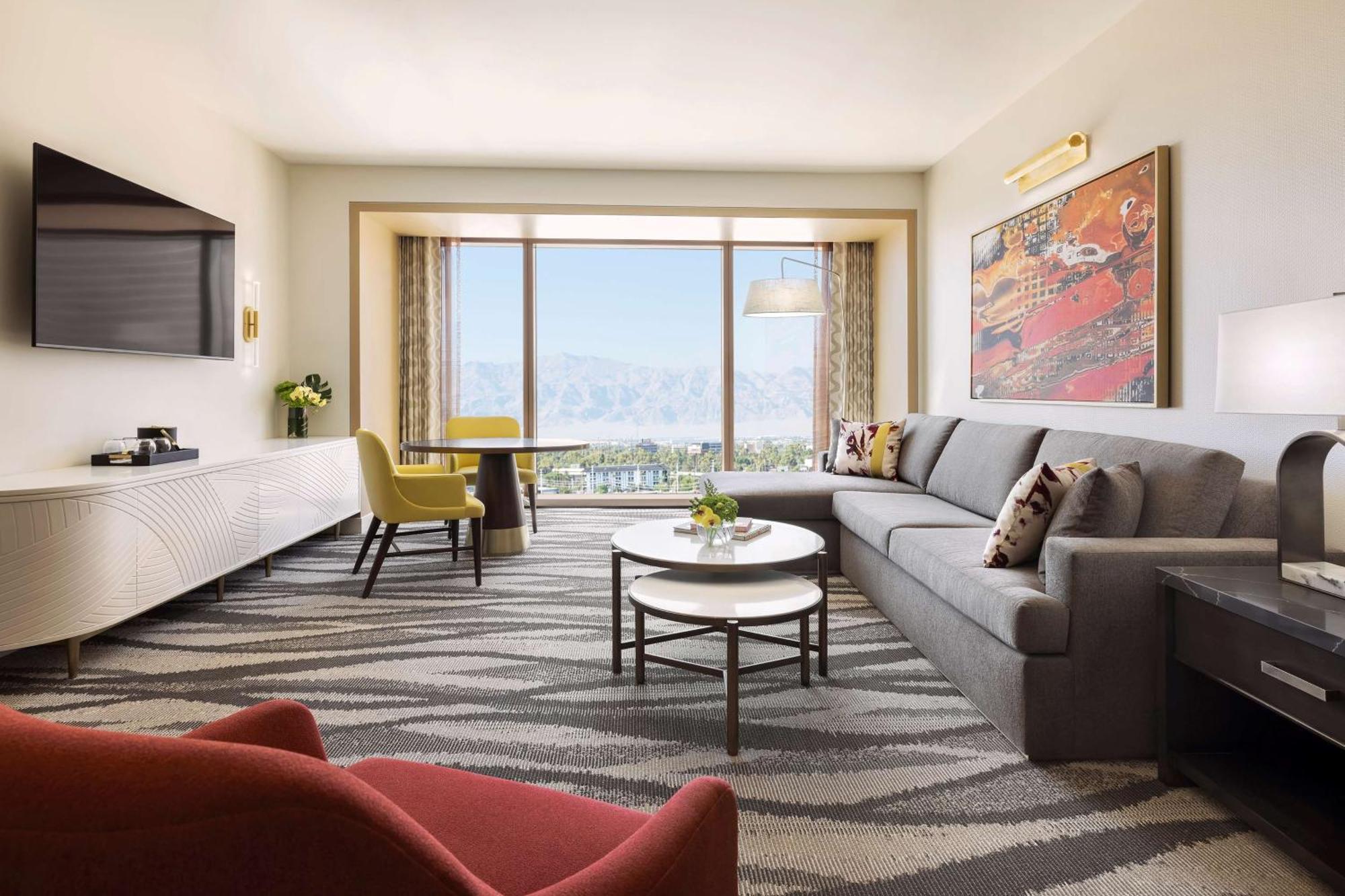 One-Bedroom King Suite with City View,1551310117:JPEG
