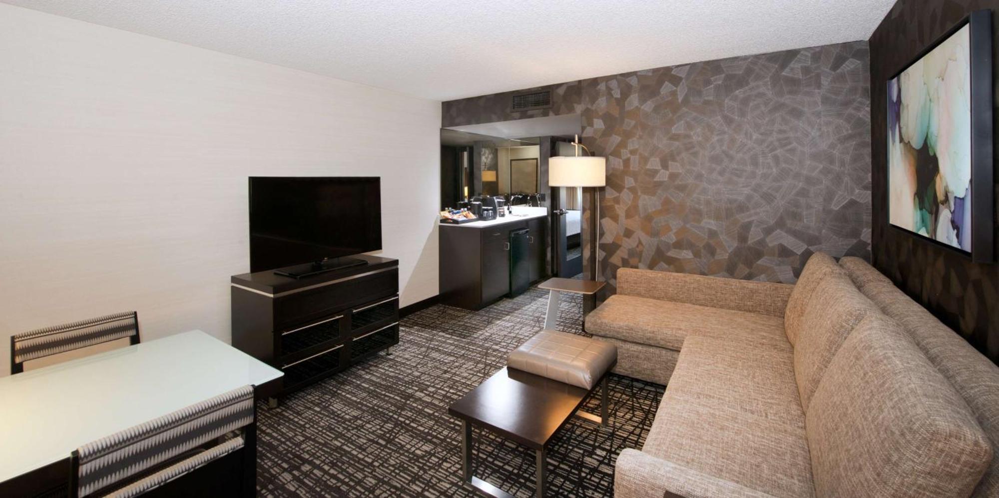 Two-Bedroom Premium Suite Two Double Beds