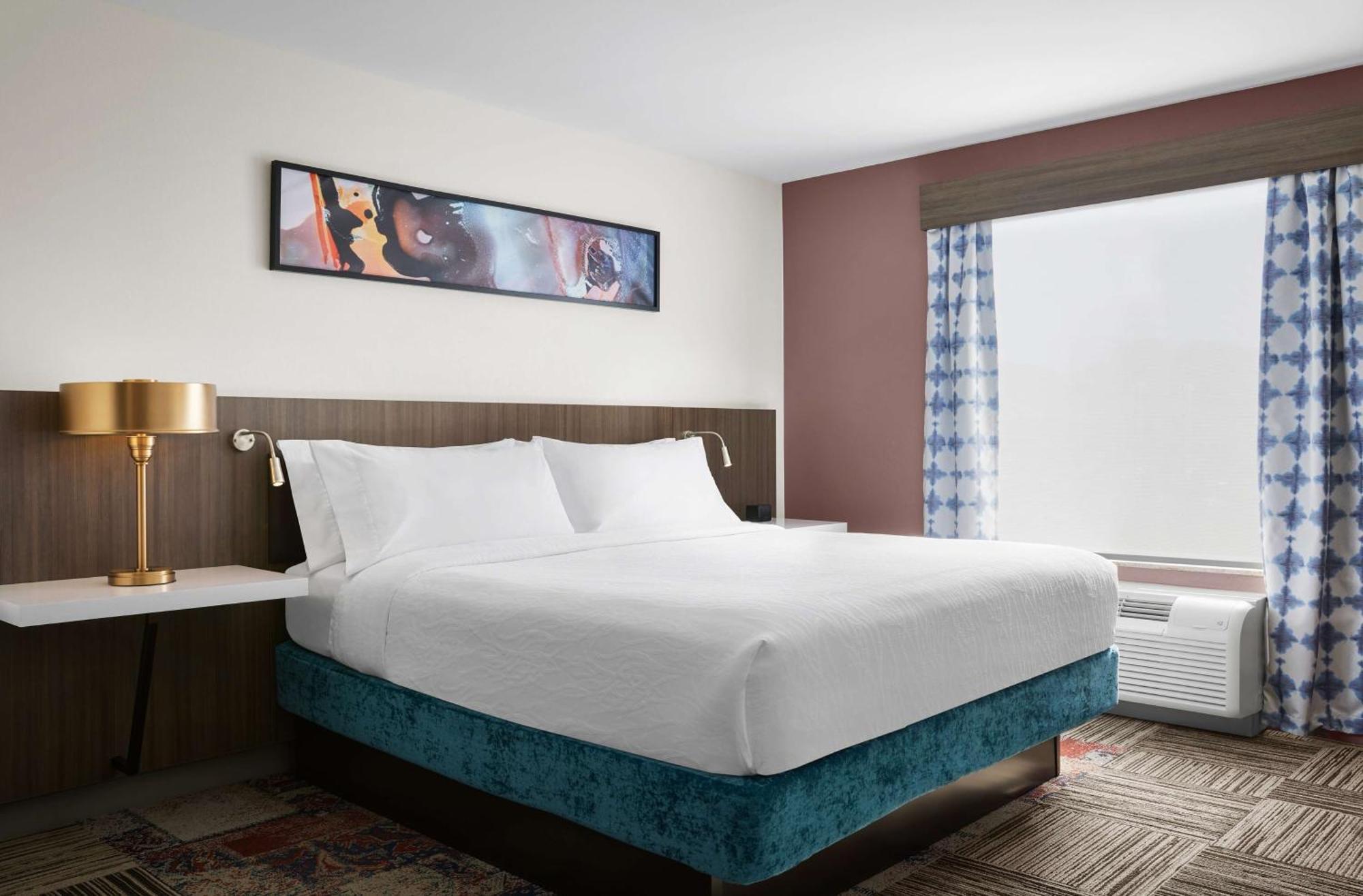 One-Bedroom King Suite
