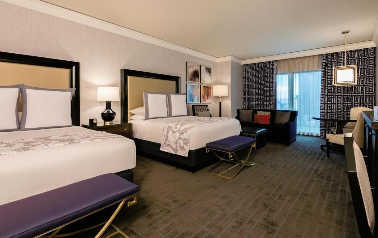 Augustus Executive Suite 1 King Bed 2 Queen Bedroom