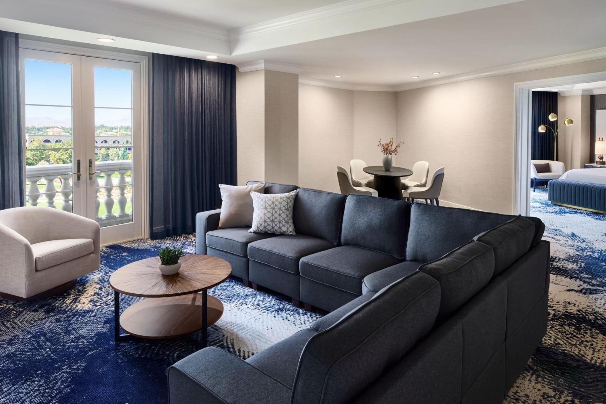 One-Bedroom King Suite Scenic View,1623655359:JPEG