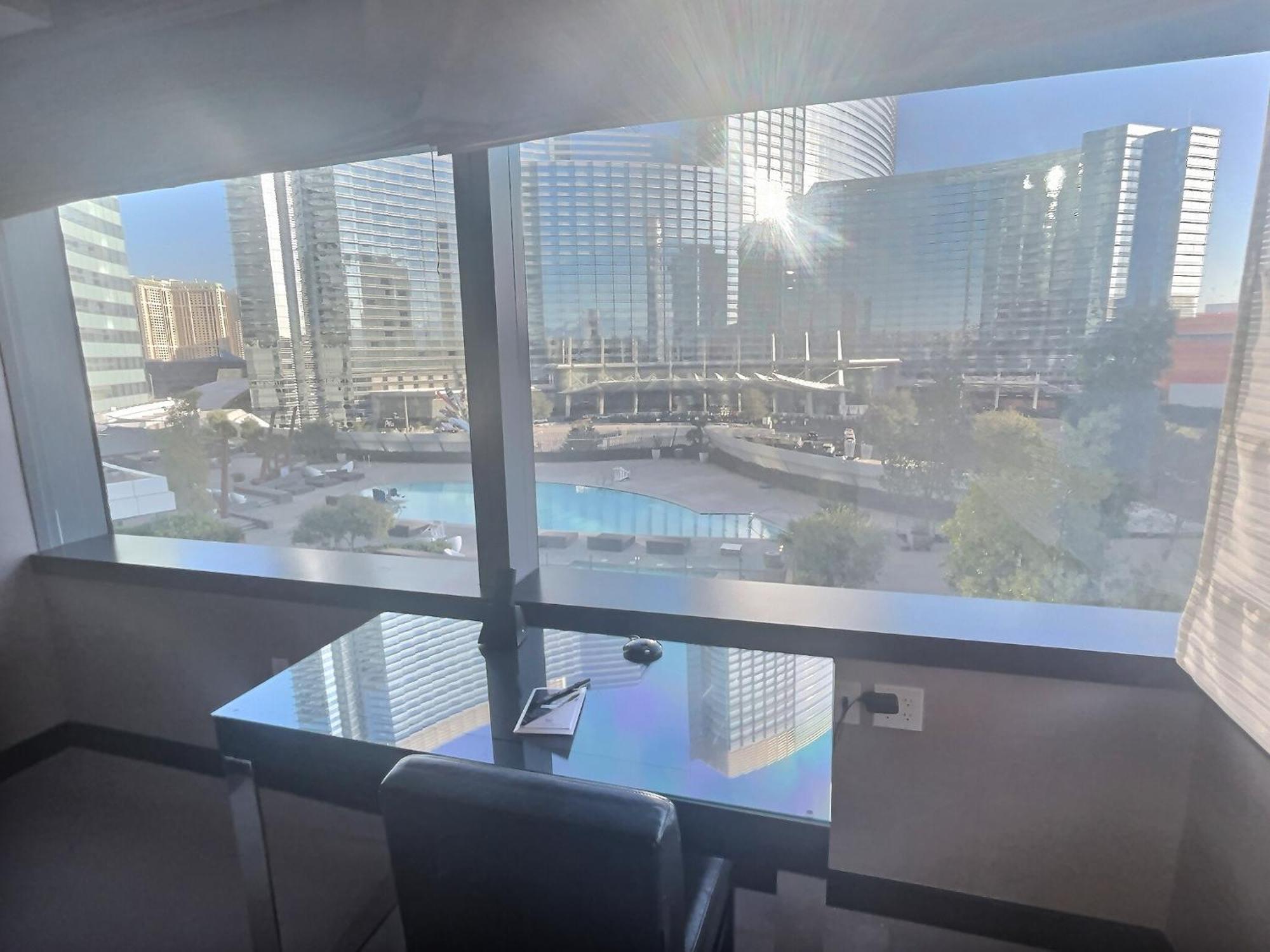 Lower Executive Corner Suite