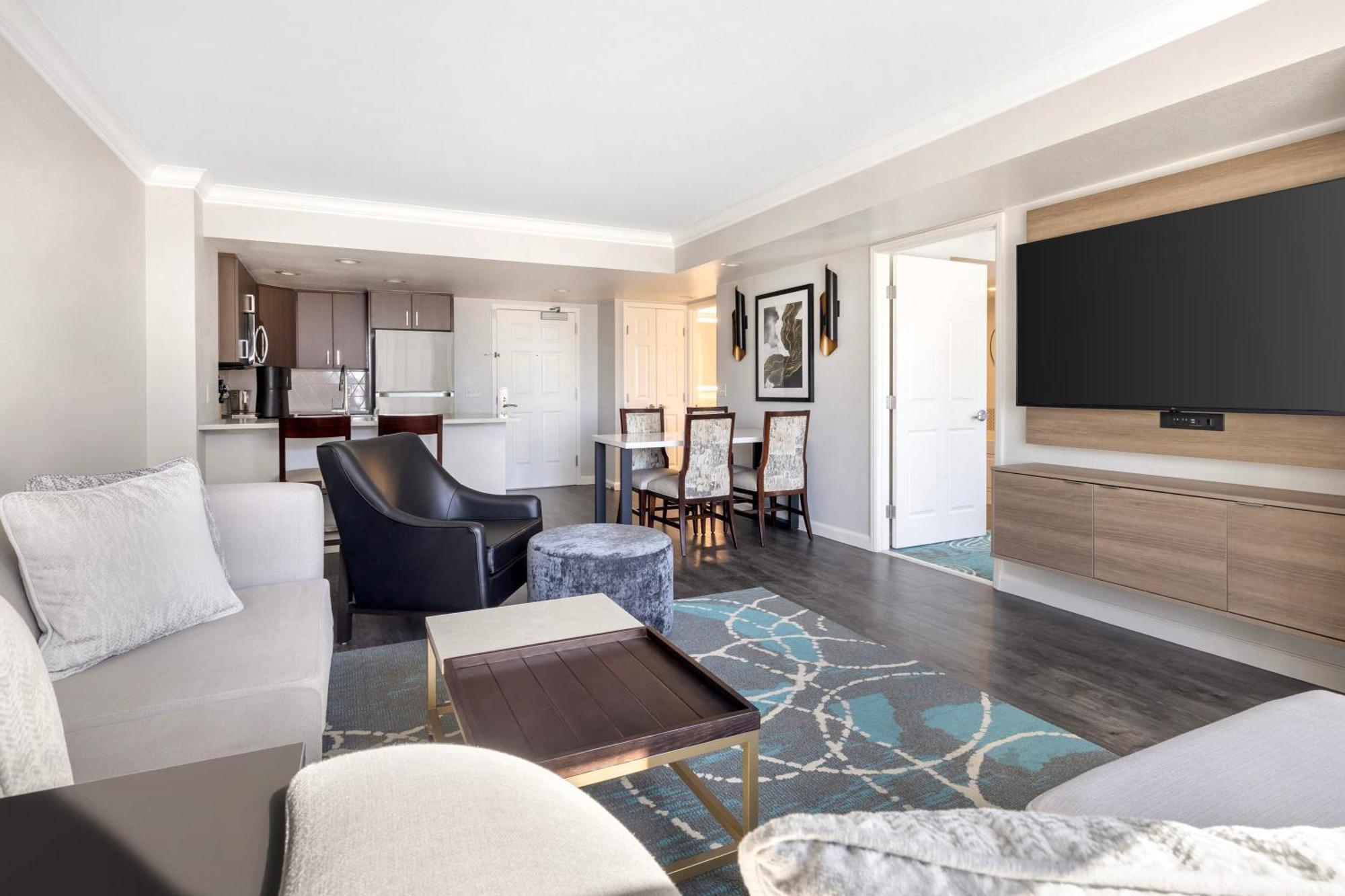 One-Bedroom King Suite Sofa Bed