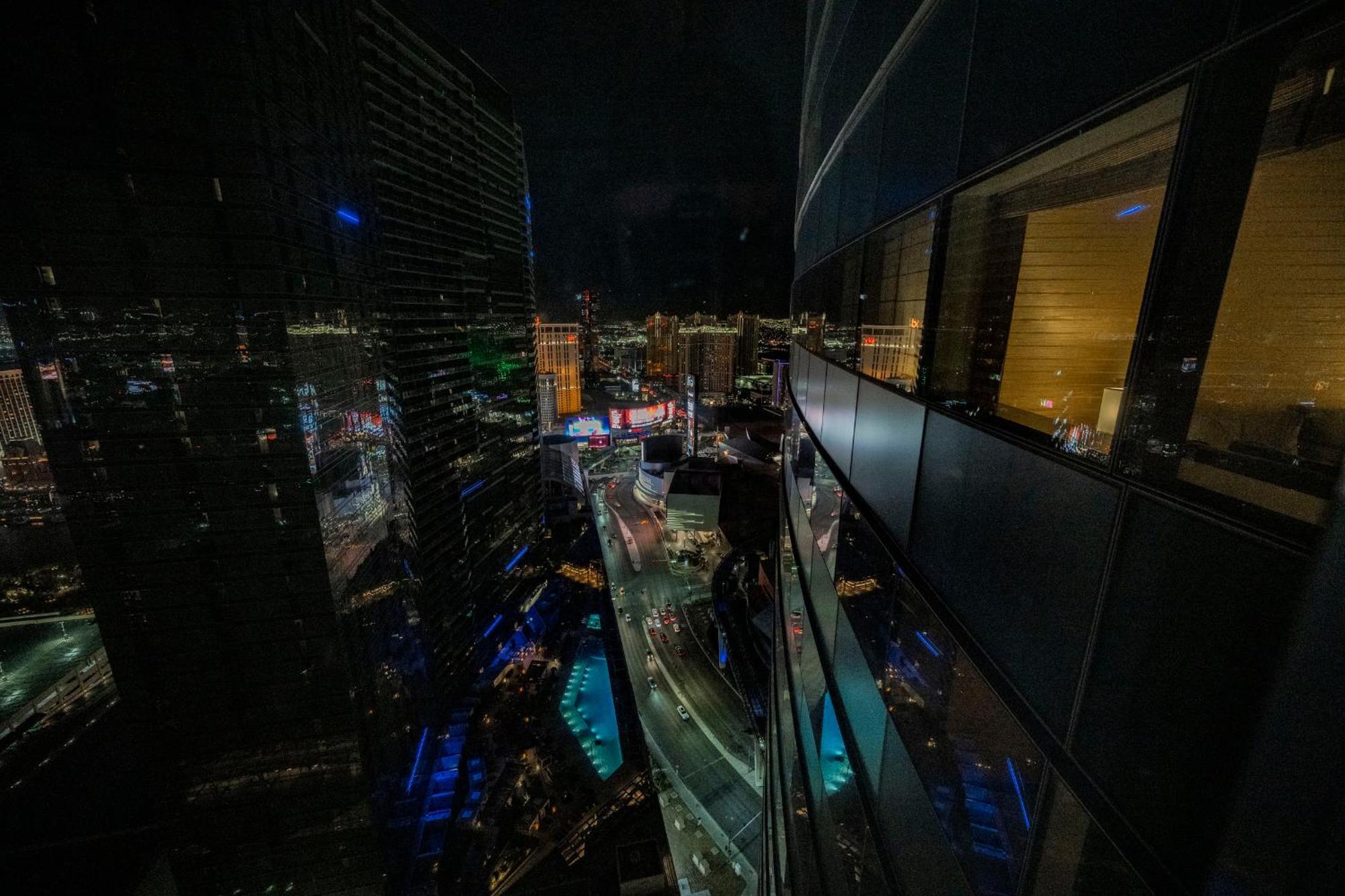 One-Bedroom PH Floor & Strip View