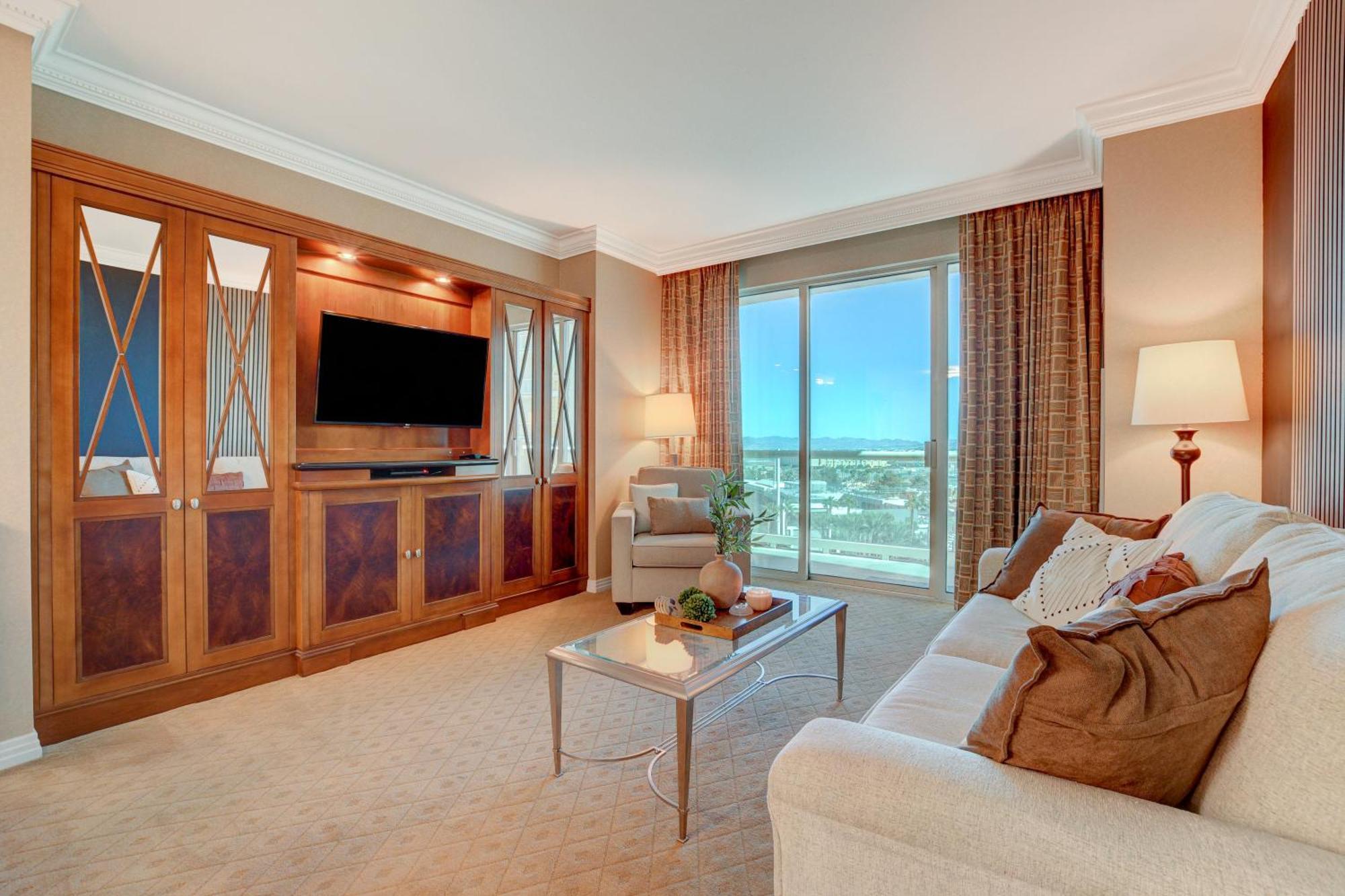 Superior King Suite,1639485291:JPEG