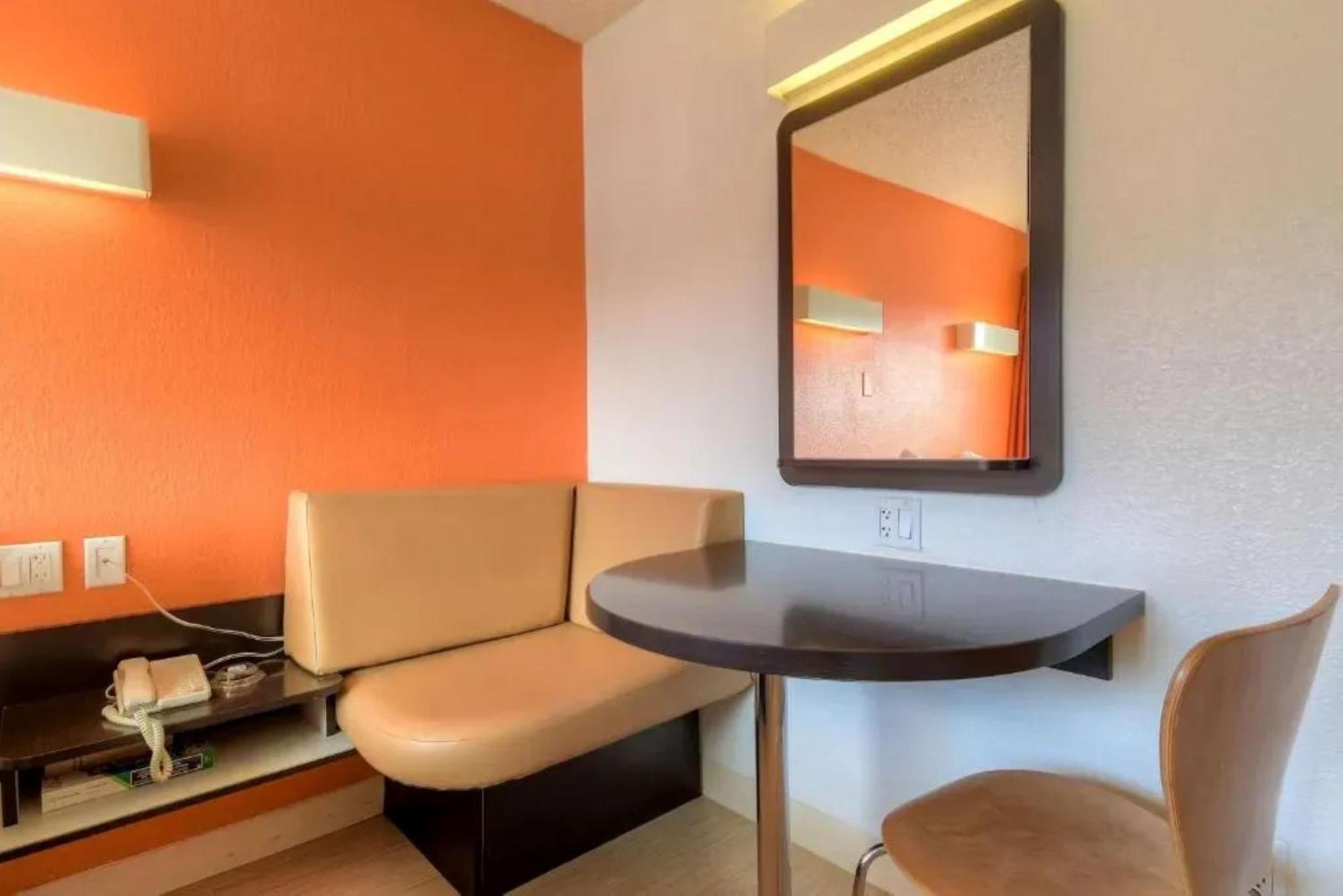 1 Queen Bed | Suite Non-Smoking Sofa-Bed