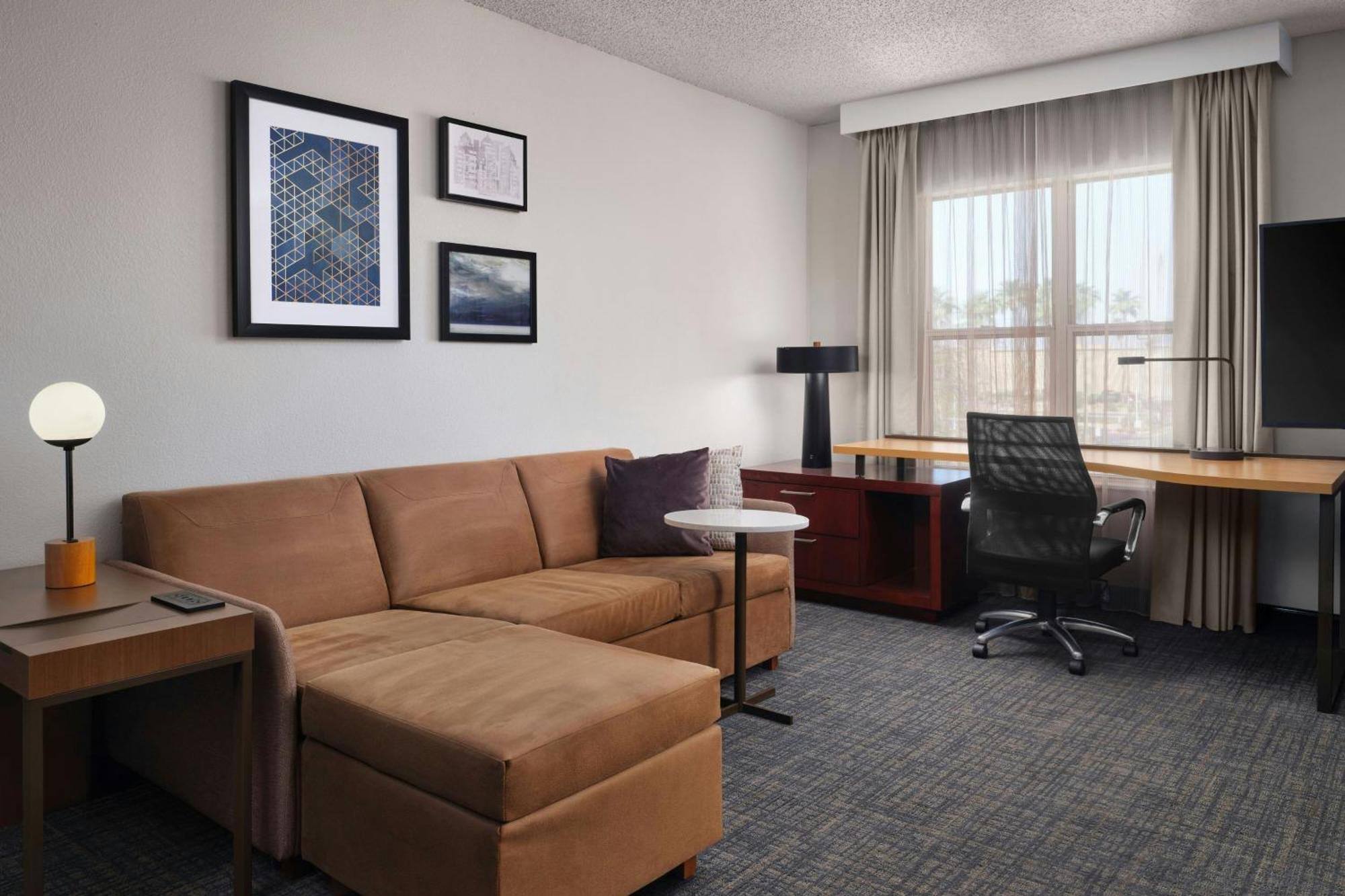 One-Bedroom Queen Suite Sofa Bed