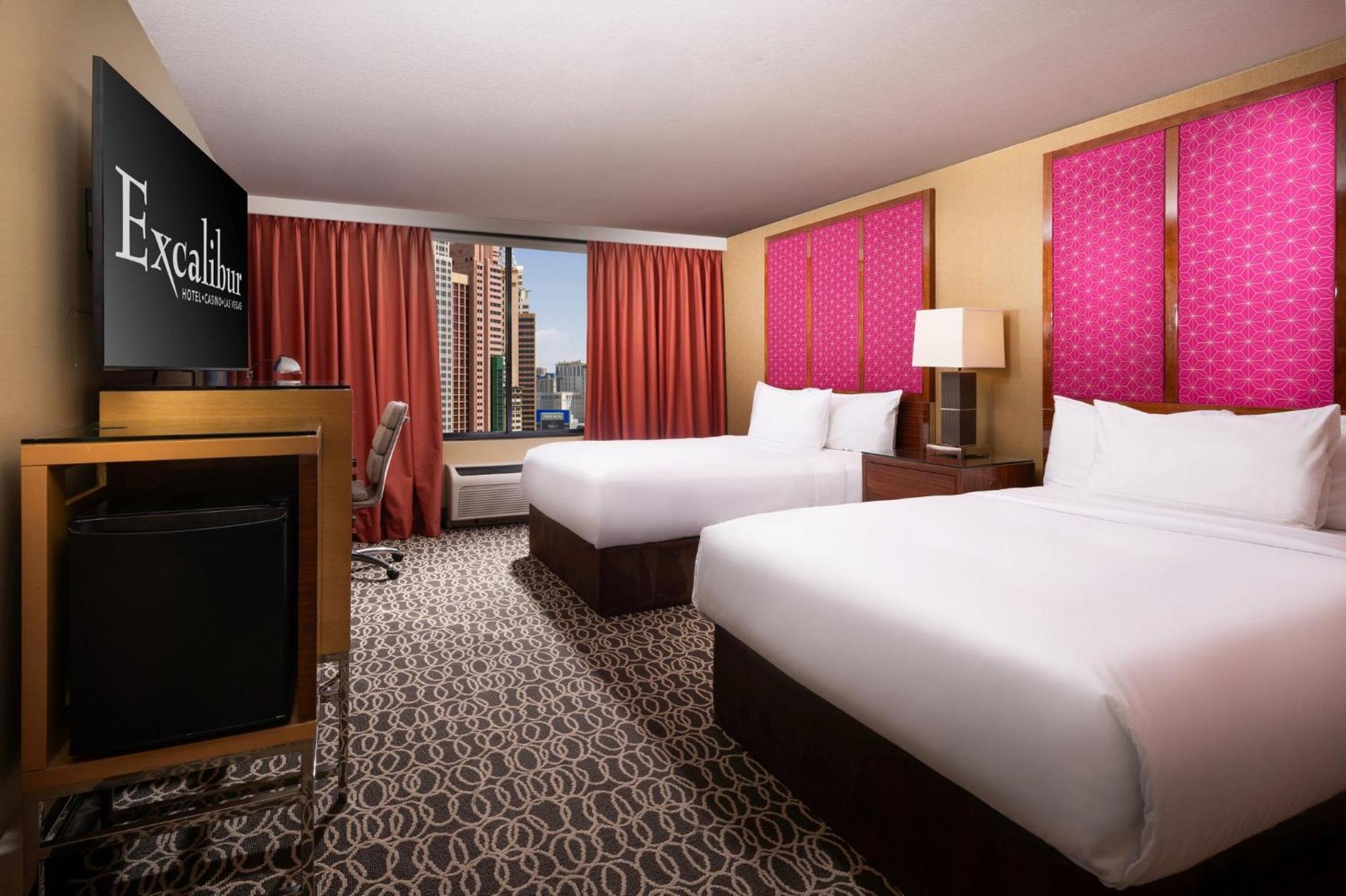 Newly Renovated Resort Strip View Two Queen