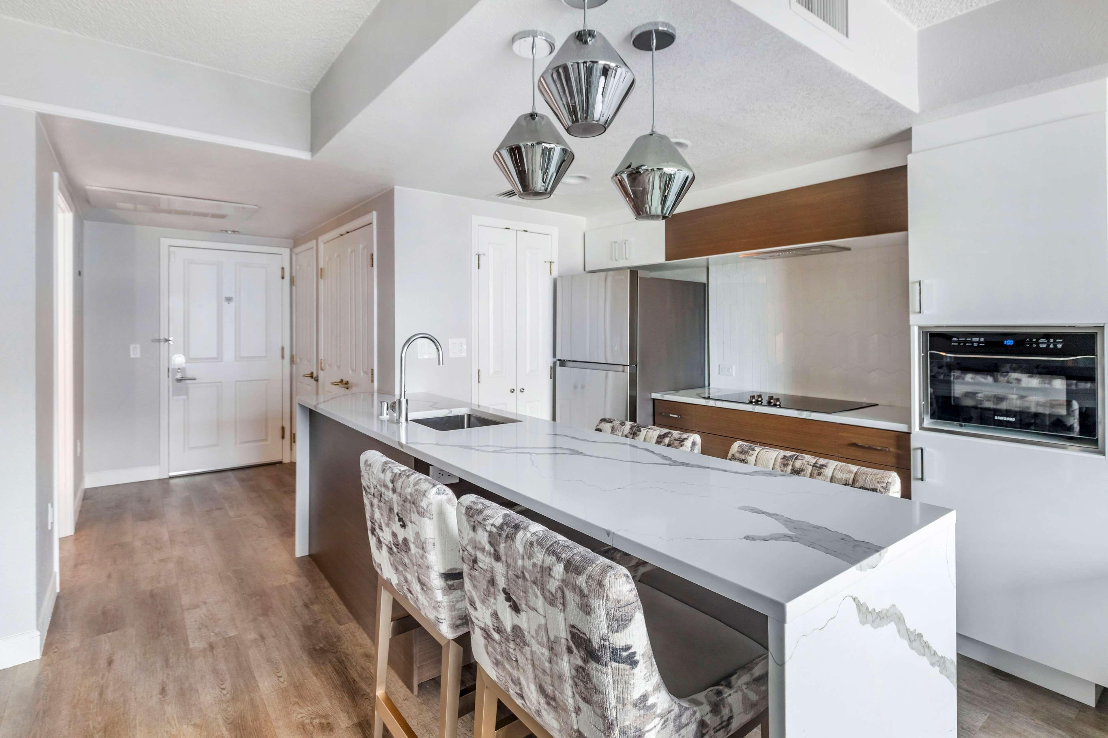 One-Bedroom King Suite