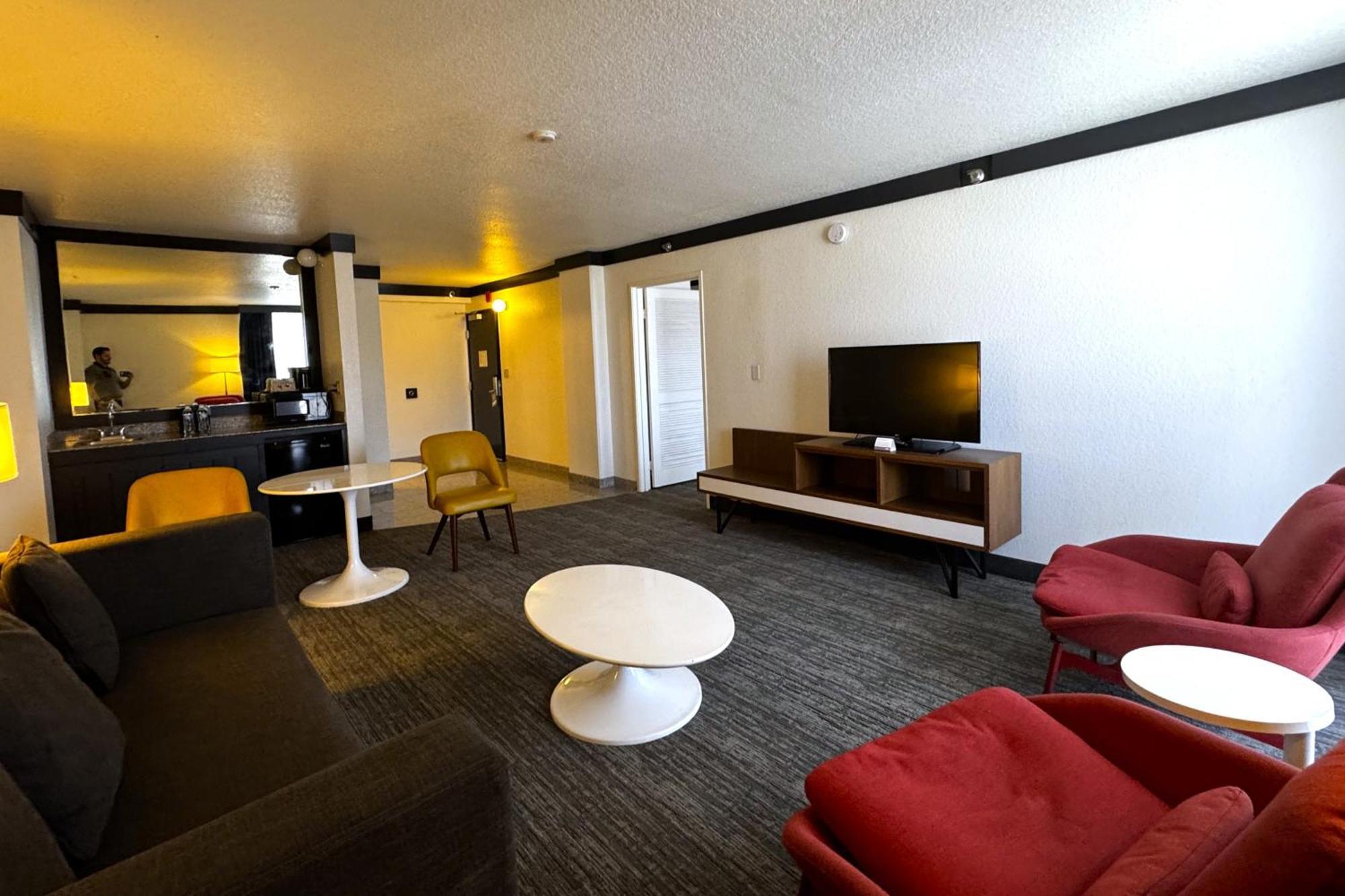International Suite $5 slot play & $10 table games match play