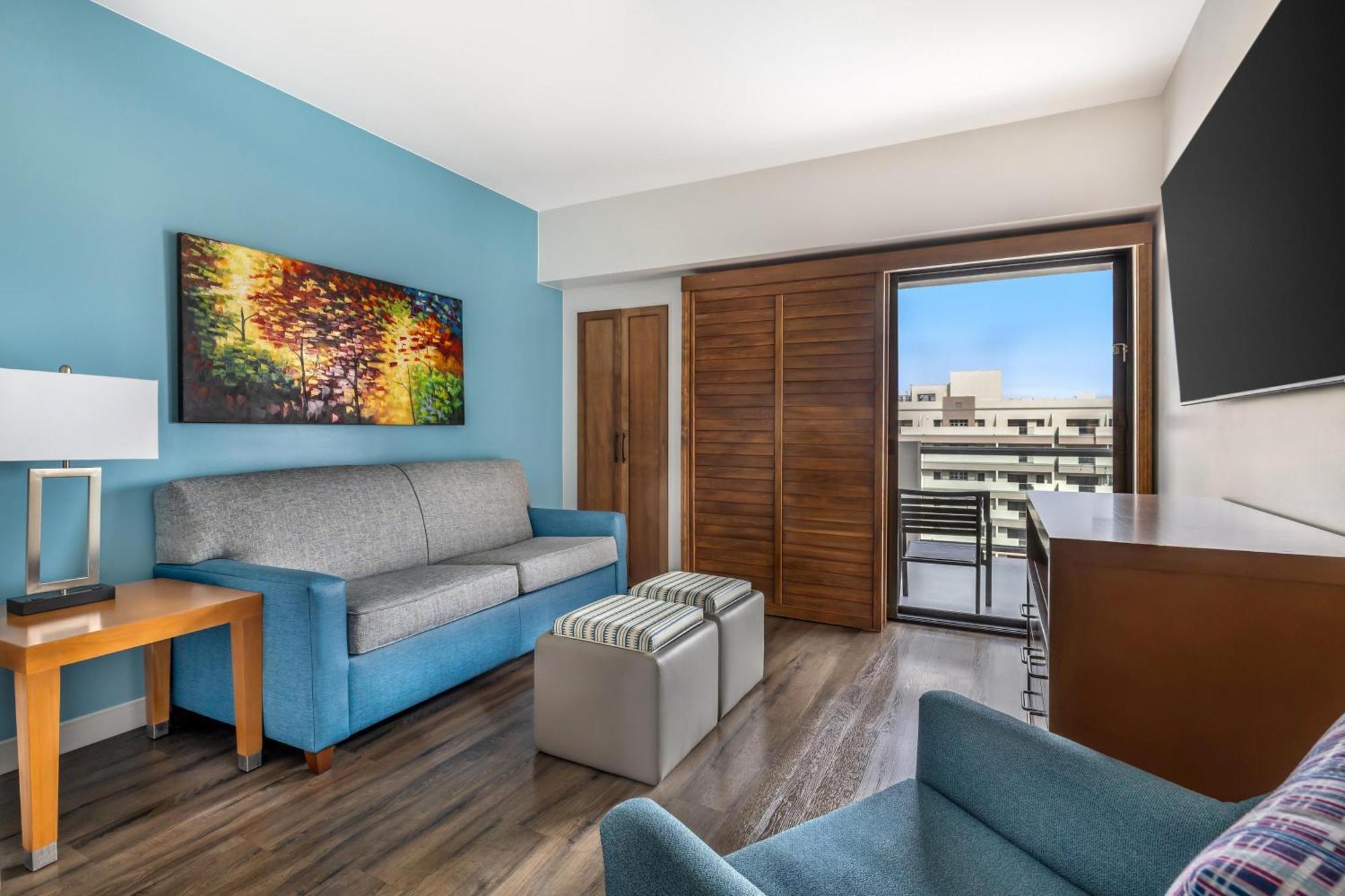 1 BEDROOM 1 KING SUITE WITH ACCESSIBLE TUB,1756510082:JPEG