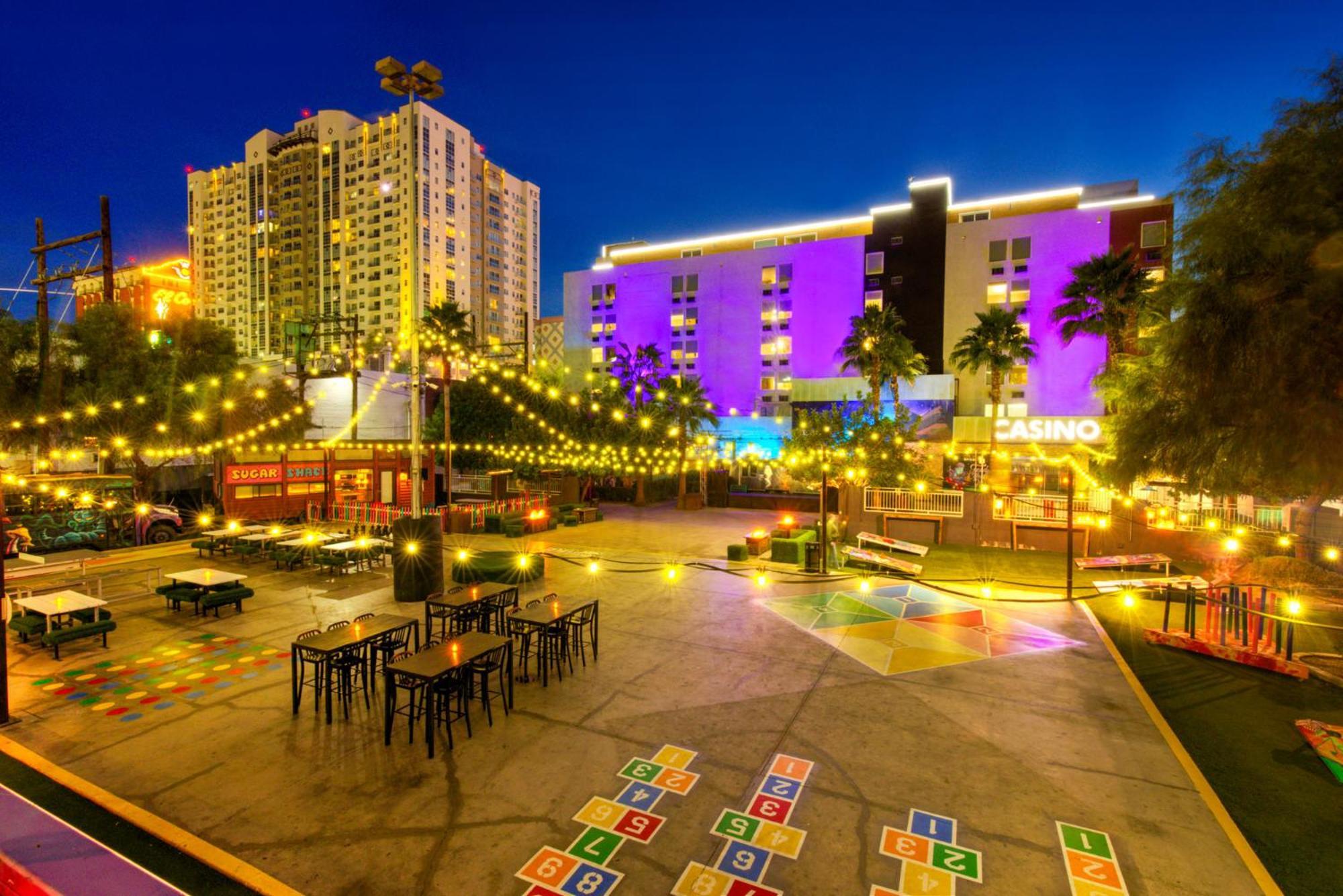 Poolside King Suite