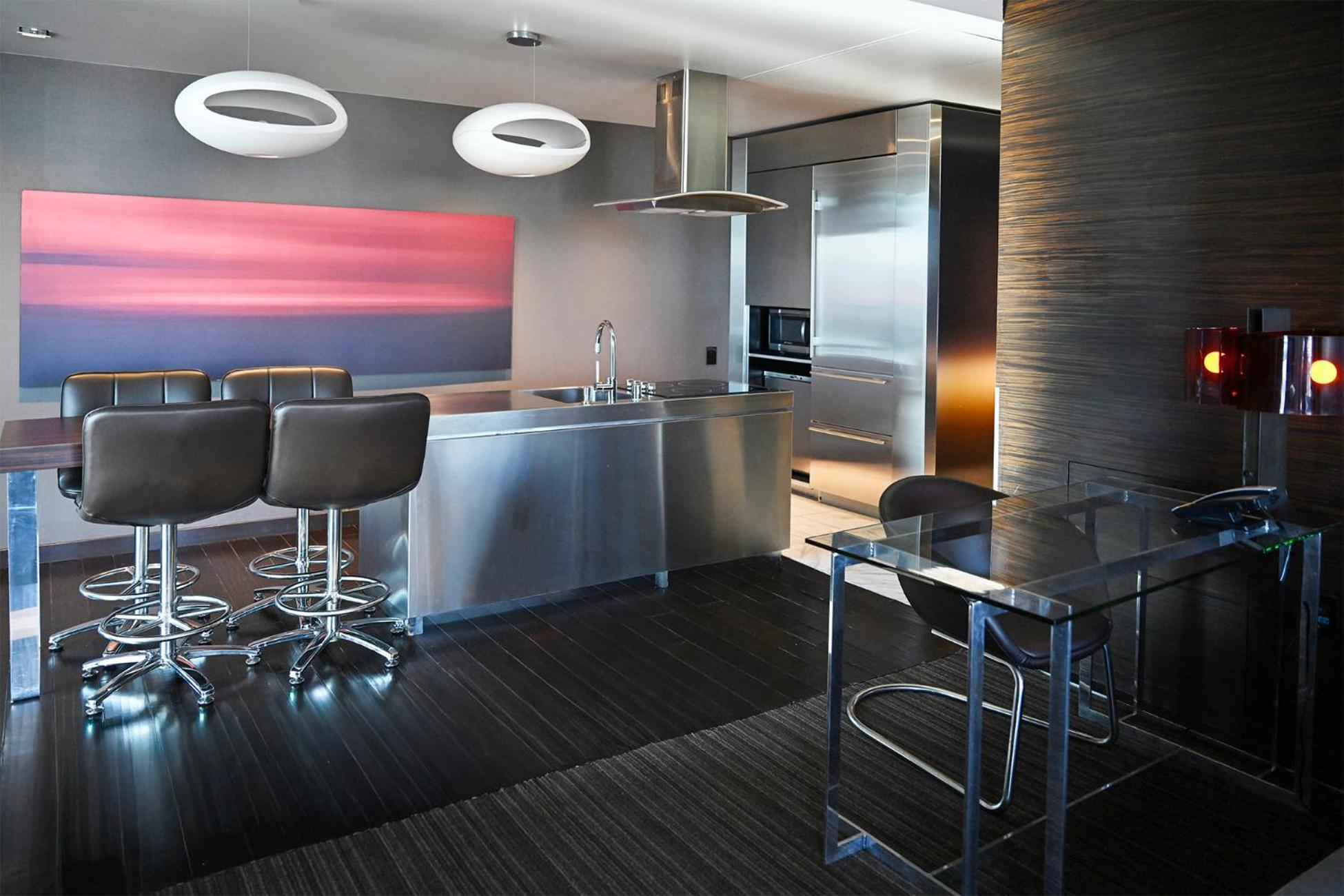 One Bedroom Suite Strip View