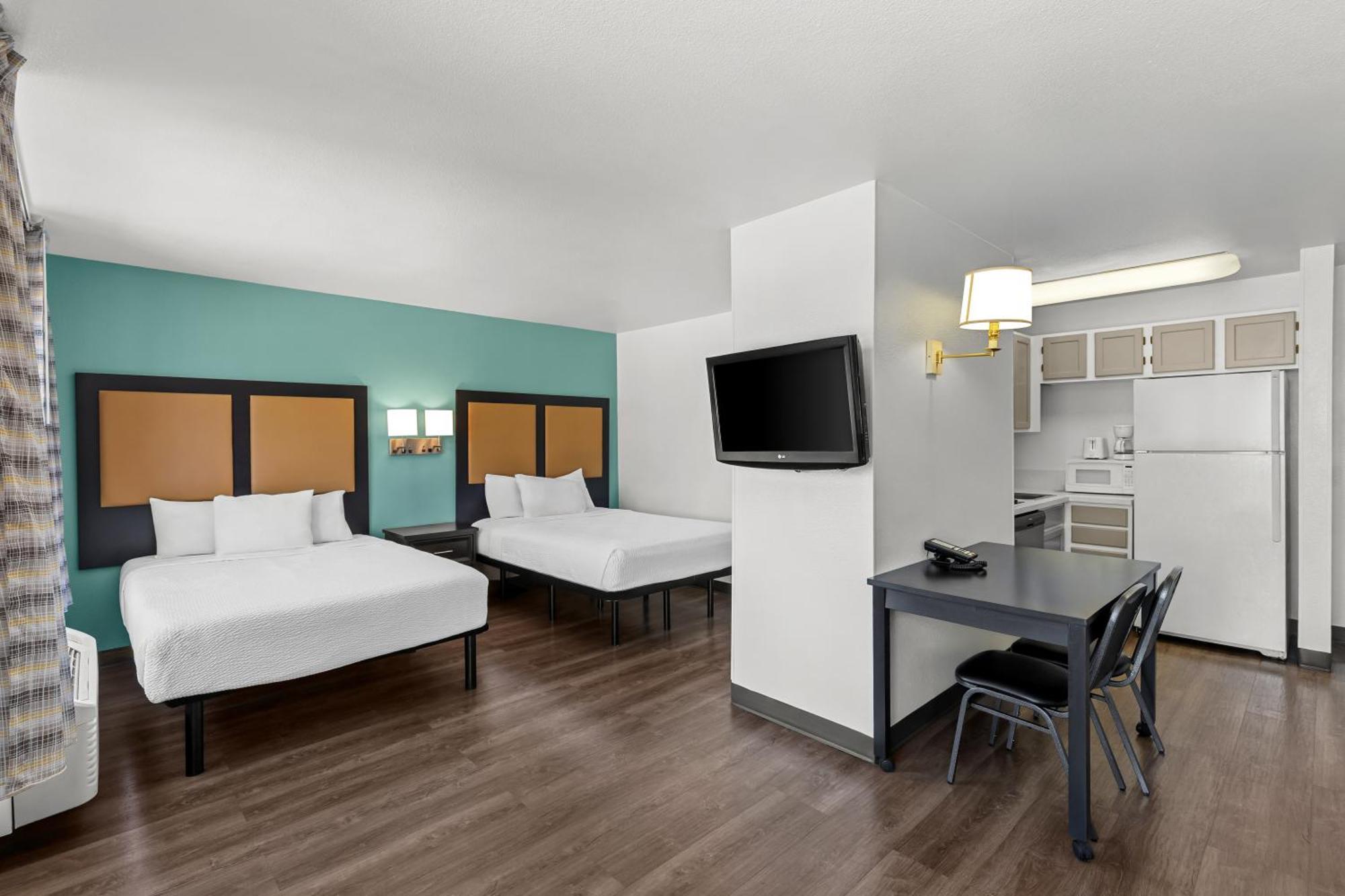 Double Suite Two Double Beds Non Smoking