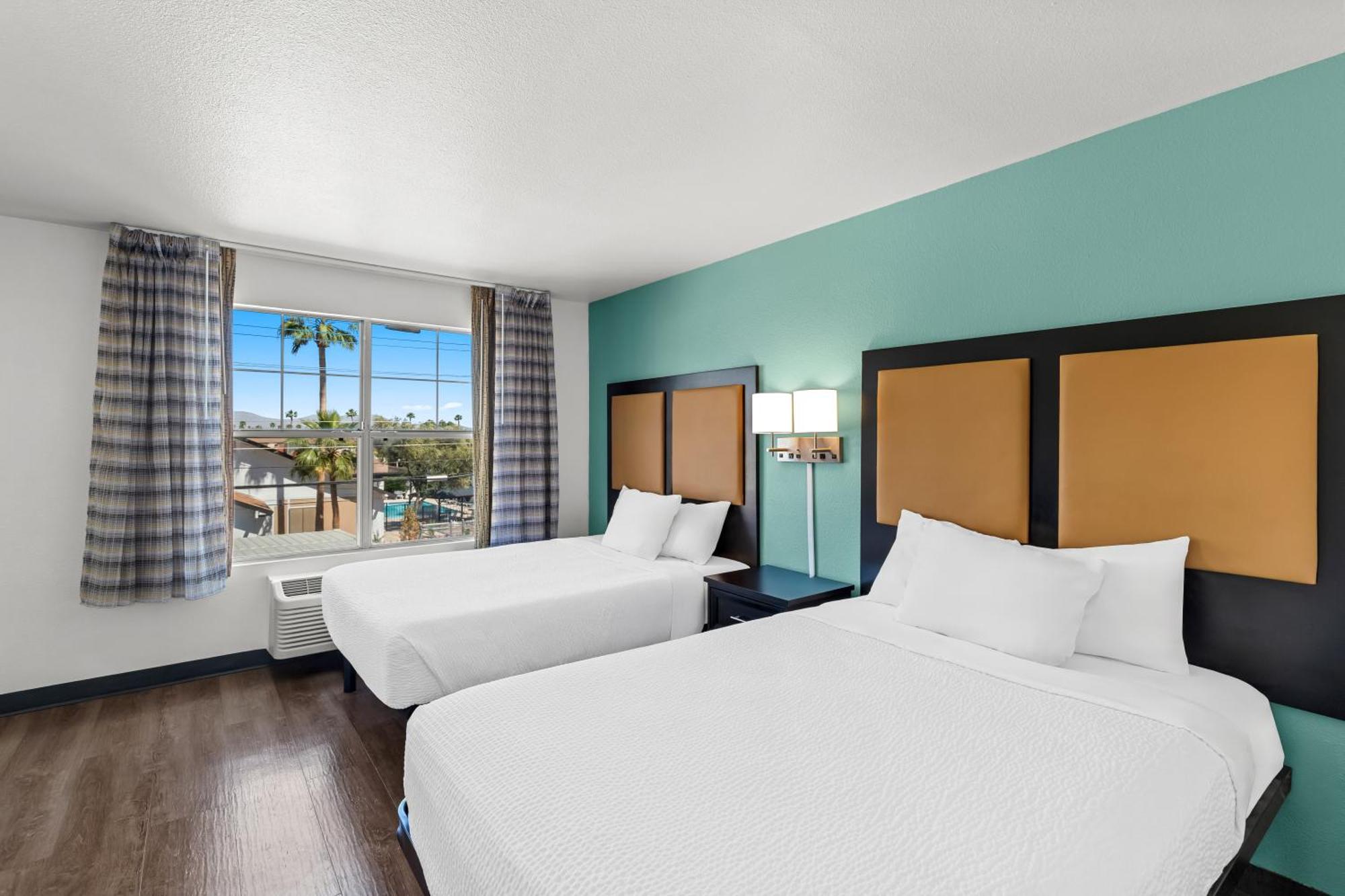 Double Suite Two Double Beds Non Smoking