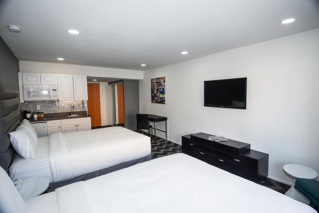 Standard Queen Room Two Queen Beds
