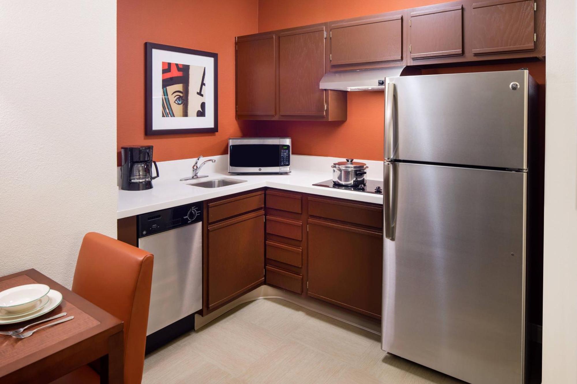 One-Bedroom Queen Suite with City View
