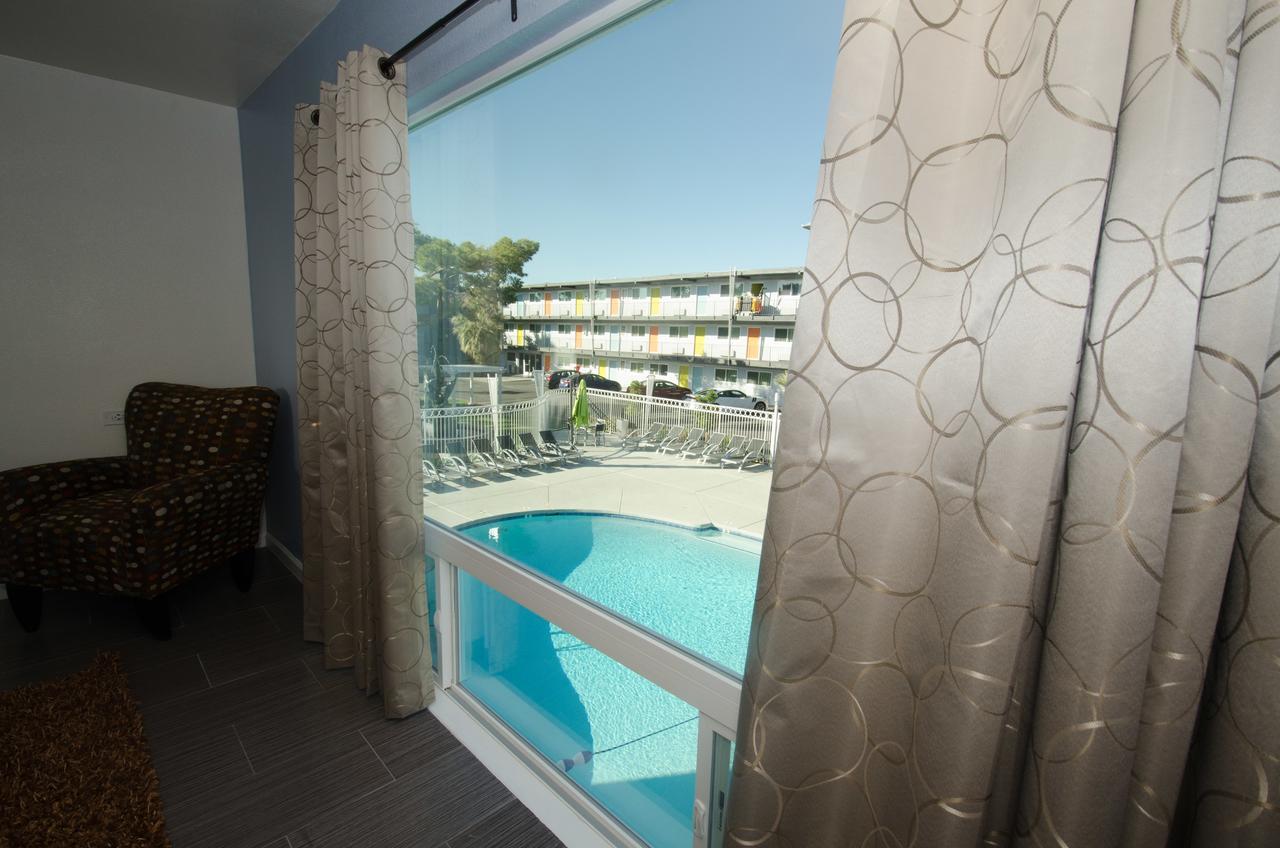 Pool Suite