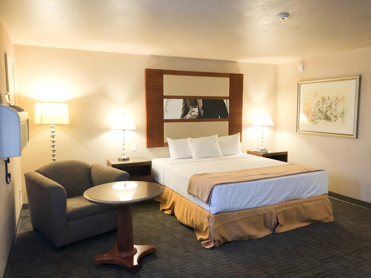 Deluxe King Room