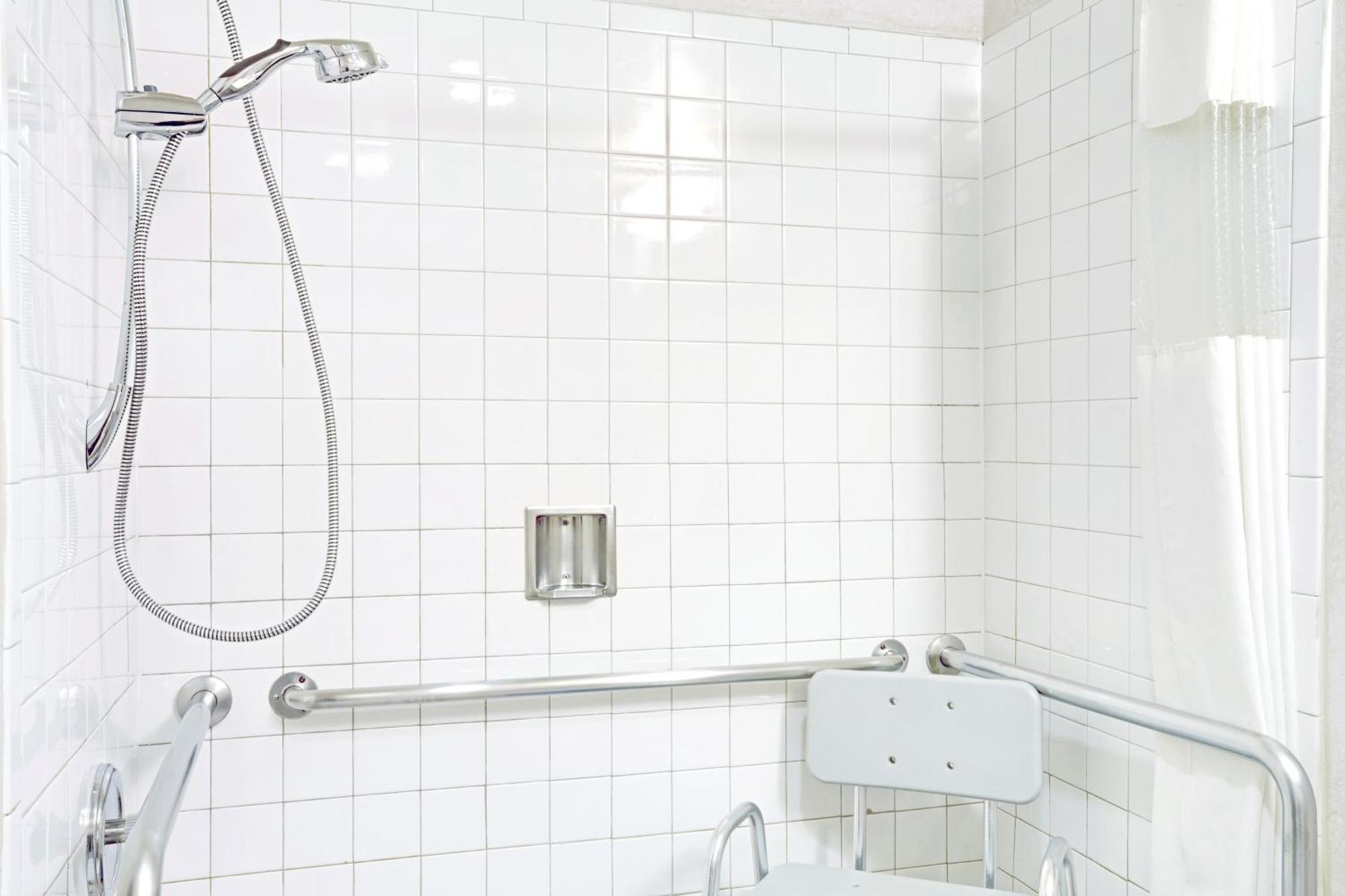 King Room with Roll-in Shower - Mobility Access/Non-Smoking