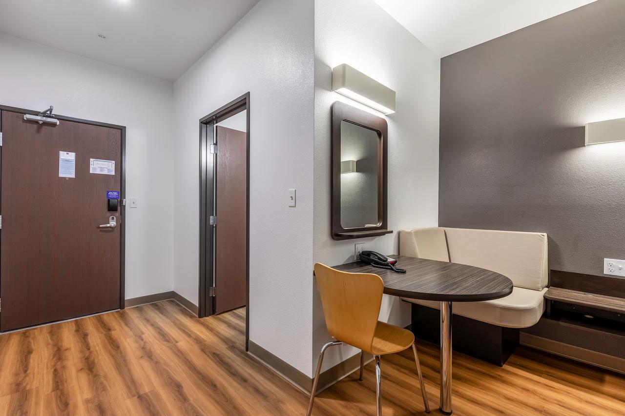 2 QUEEN BEDS | MINI FRIDGE | NON-SMOKING |