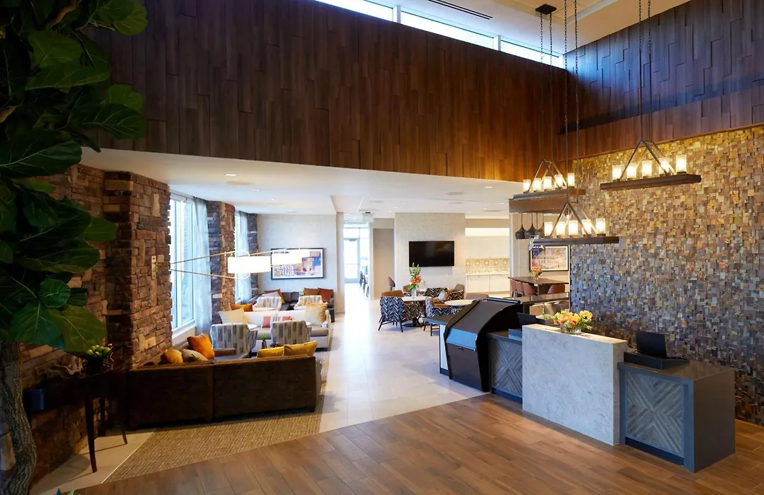 Hyatt Place Las Vegas At Silverton Village-1