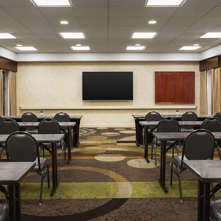 Hampton Inn Tropicana-2