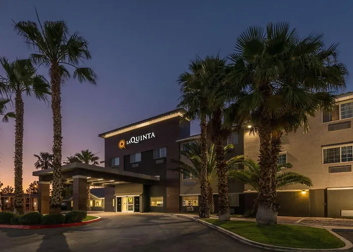 La Quinta Inn & Suites By Wyndham Las Vegas Nellis
