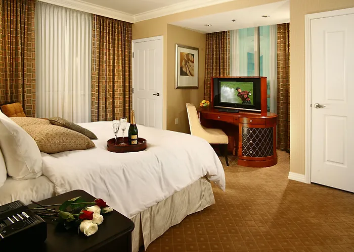Best Hotels in VegasLuxury Suites International At The Signature