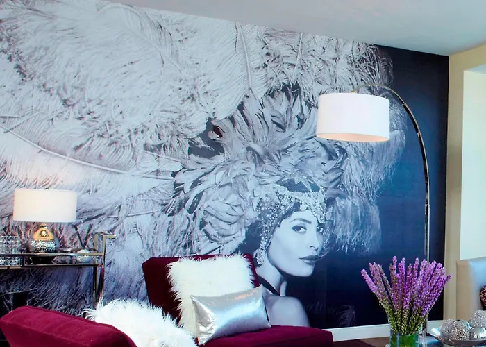 Best Hotels in VegasRenaissance