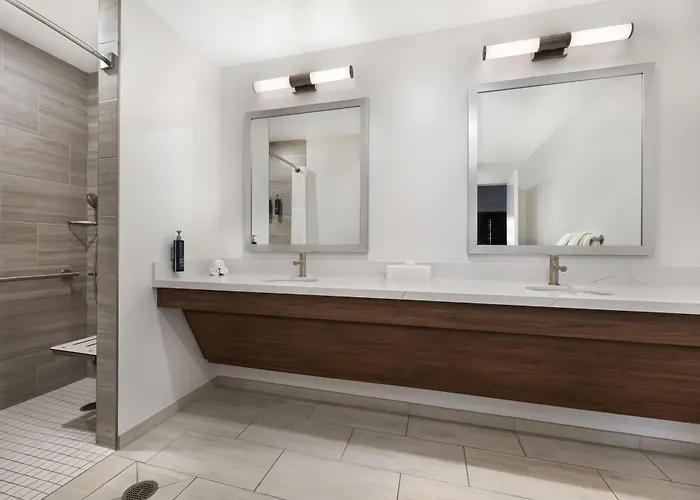 Best Hotels in VegasHilton Vacation Club Cancun