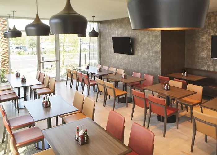 Hyatt Place Las Vegas At Silverton Village